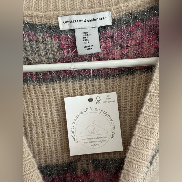 ✨NWT✨ cupcakes & cashmere: Women’s Sweater- Size Large (ptp approx 23 in) - Picture 5 of 9